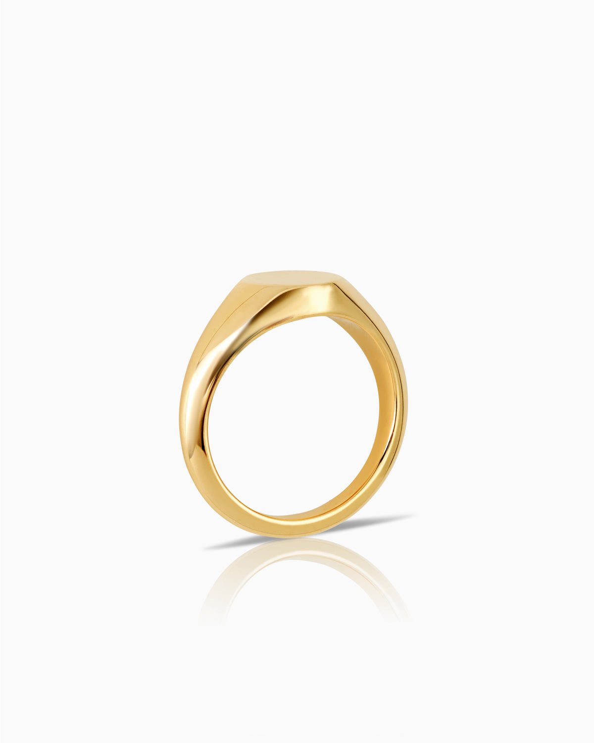 Classique Round Signet Ring