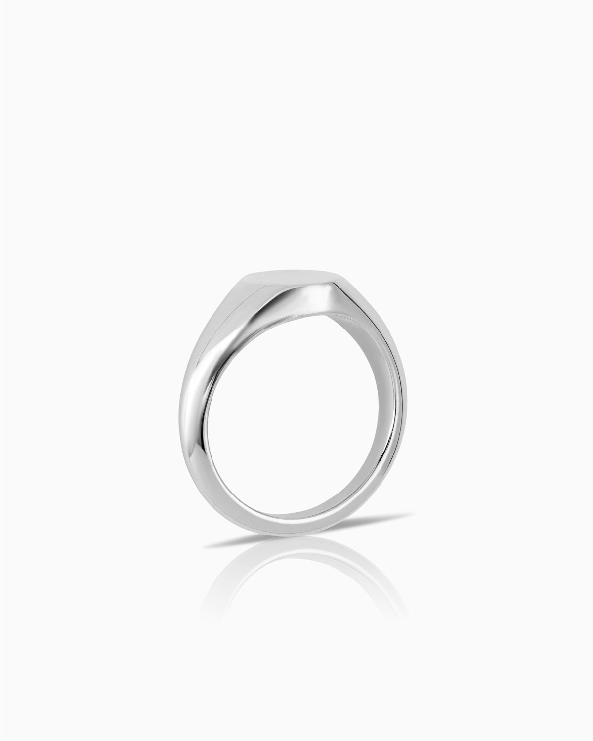 Classique Silver Round Signet Ring