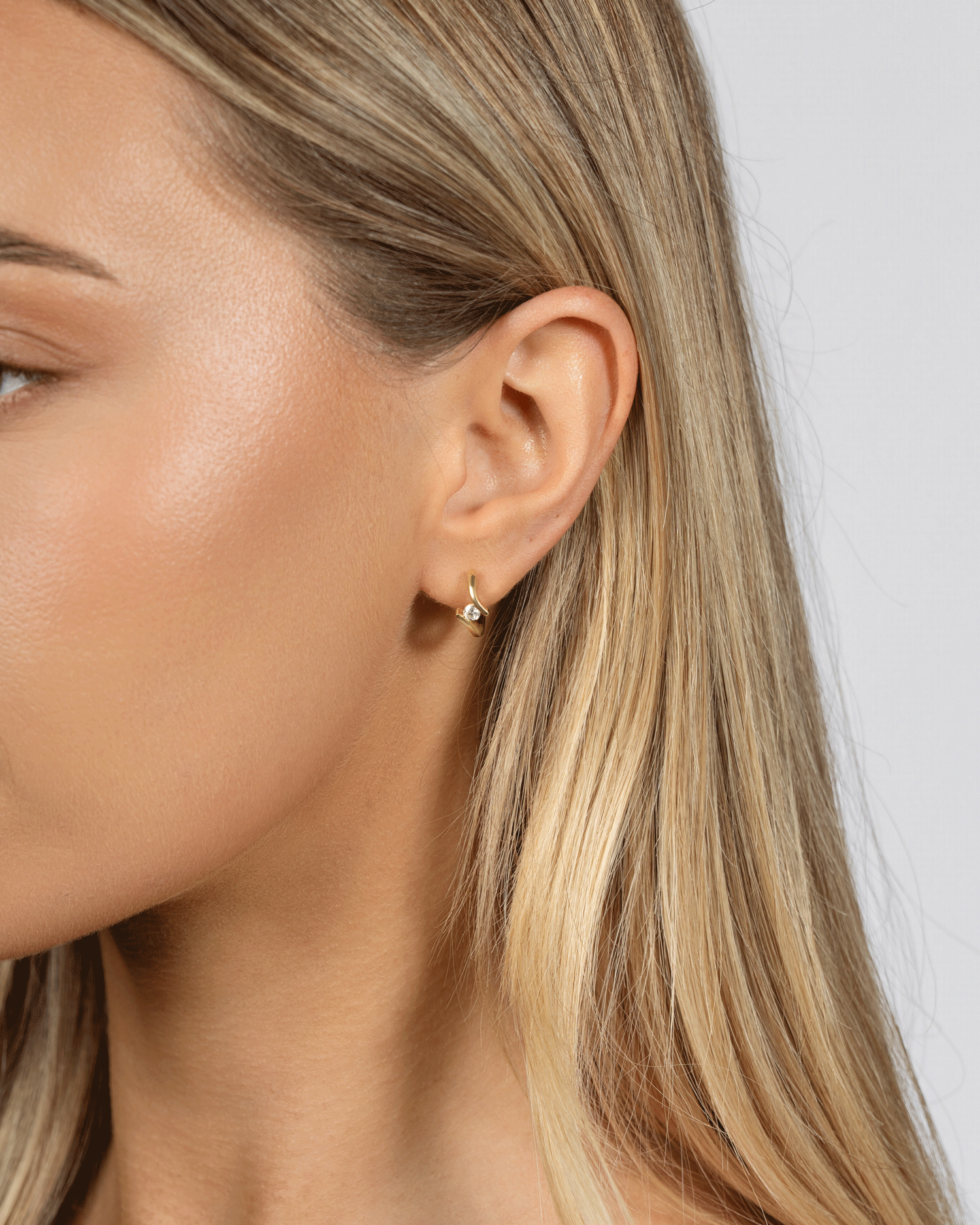 Organic Bypass Diamond Huggies