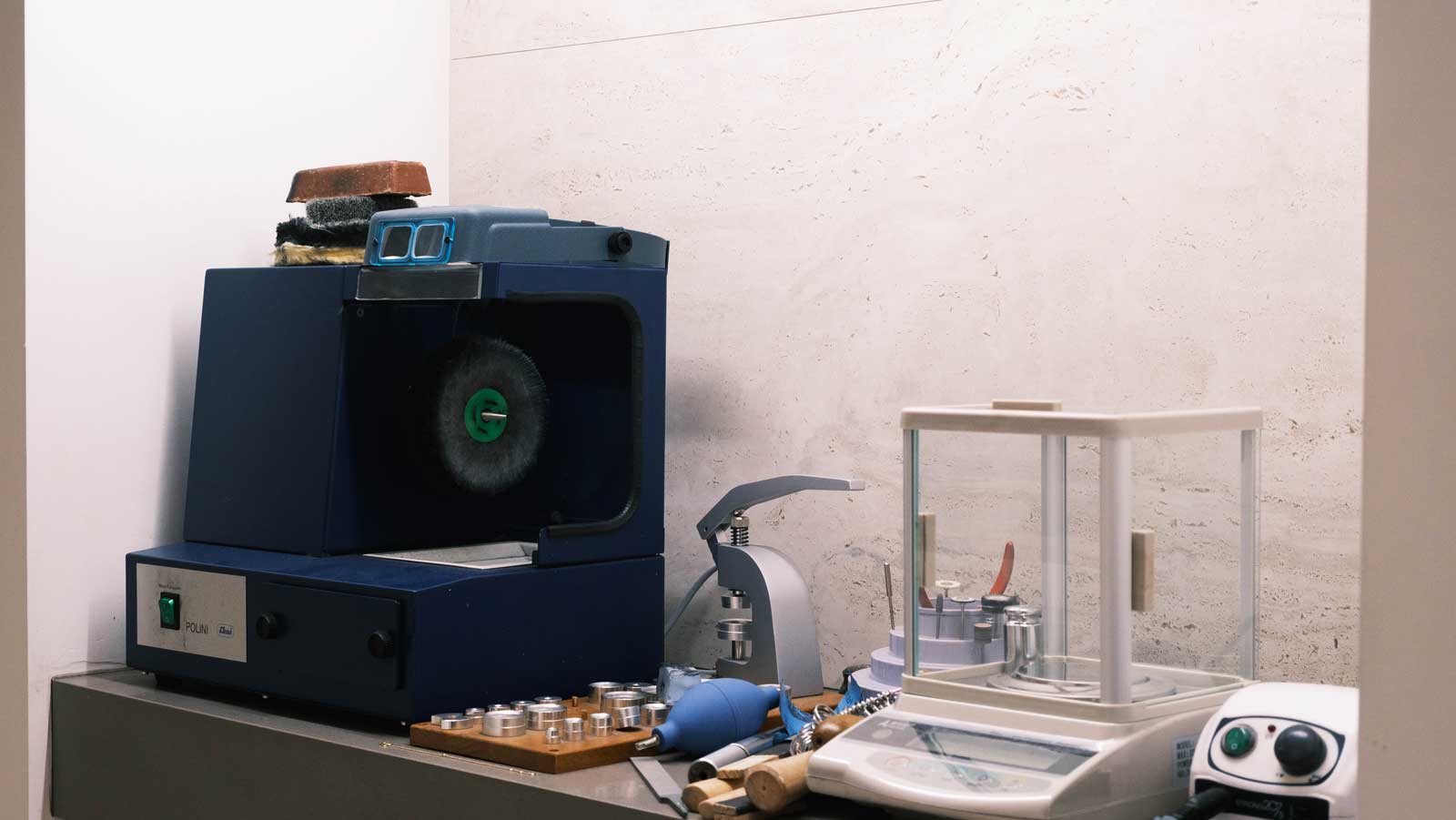 jewellery polishing wheel, gem stone scale and other jewellers tools in Claude and Me Jewellery Milton workshop.