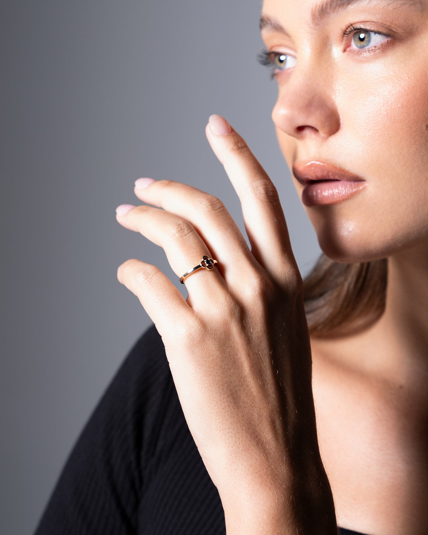 Sapphire 'Trefle' Fine Ring