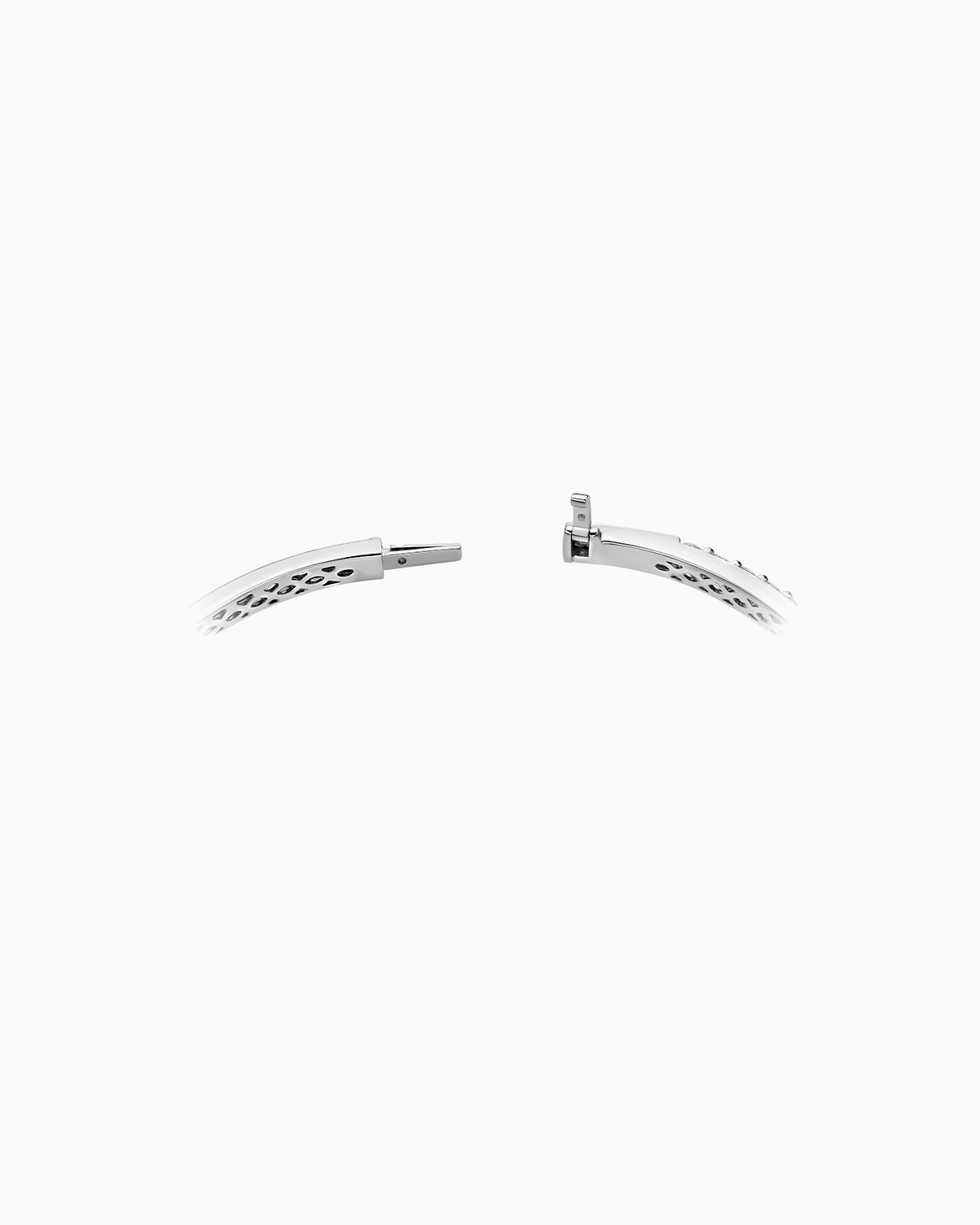 1.92ct Shared Prong Diamond Bangle