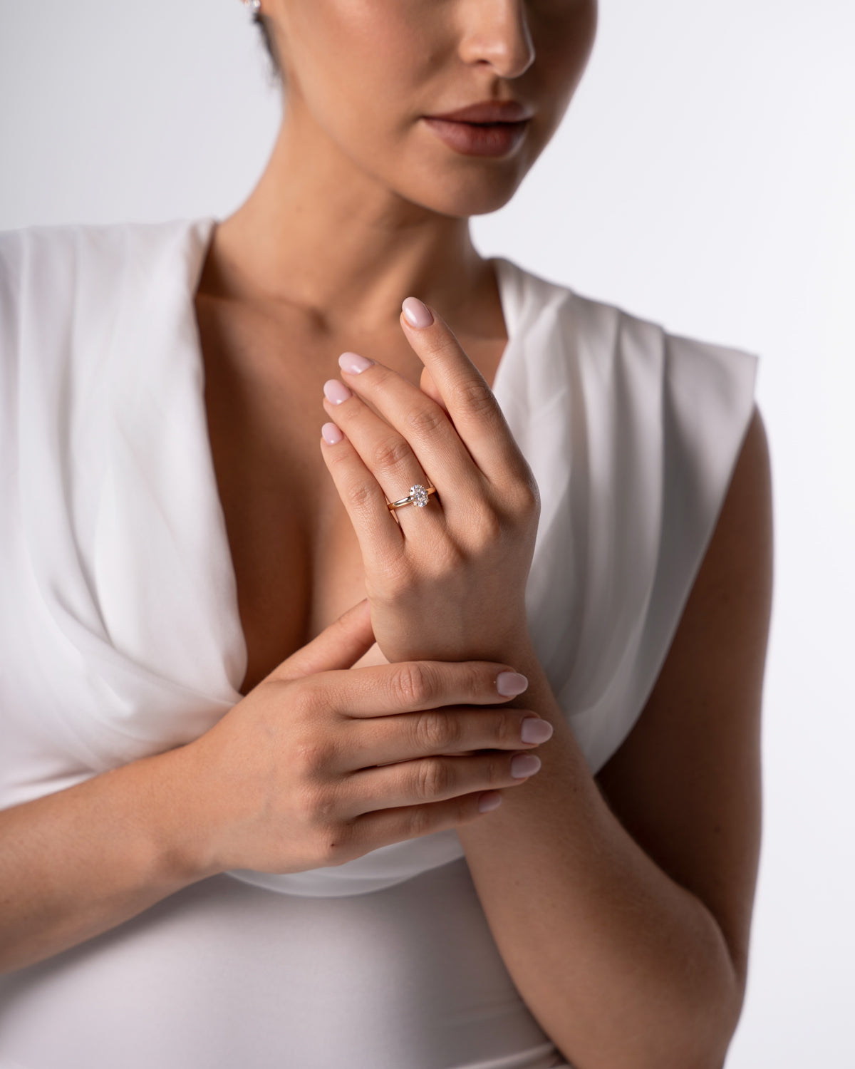 Classique Oval Solitaire