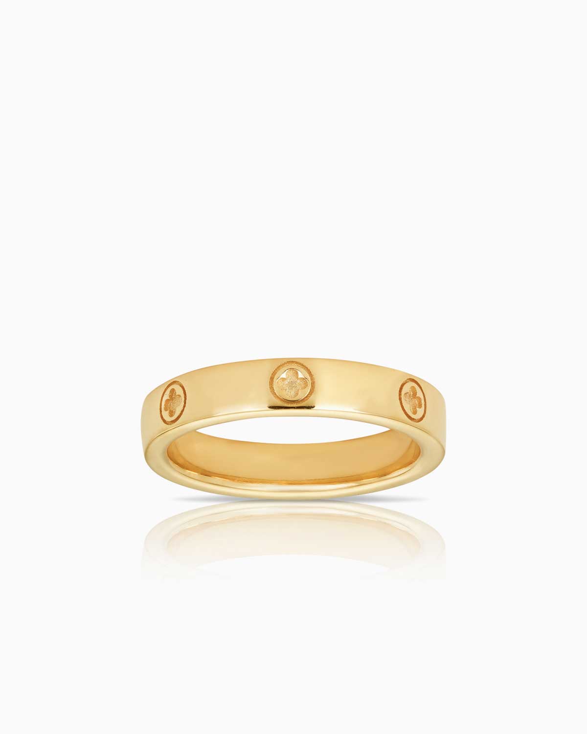 9 karat yellow gold trefle signature band by claude and me