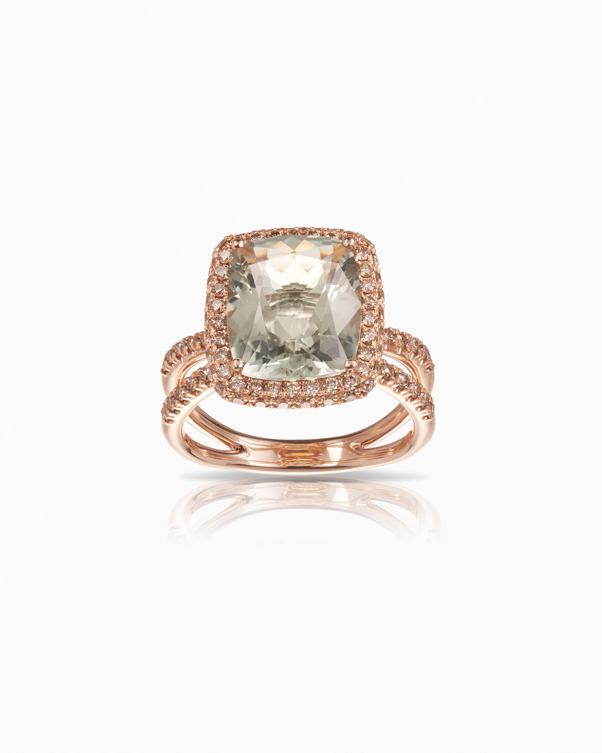 18 karat rose gold 4.26ct green quartz ring featuring 0.81ct champagne diamonds and a split band