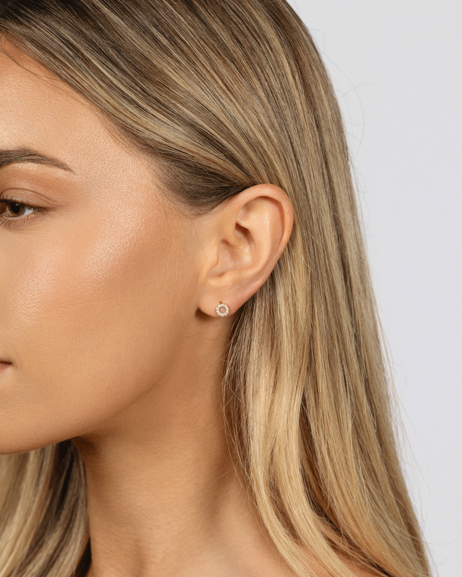 Petit Prong Diamond Circle Studs